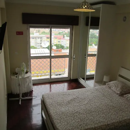 홈스테이 Marialva Park